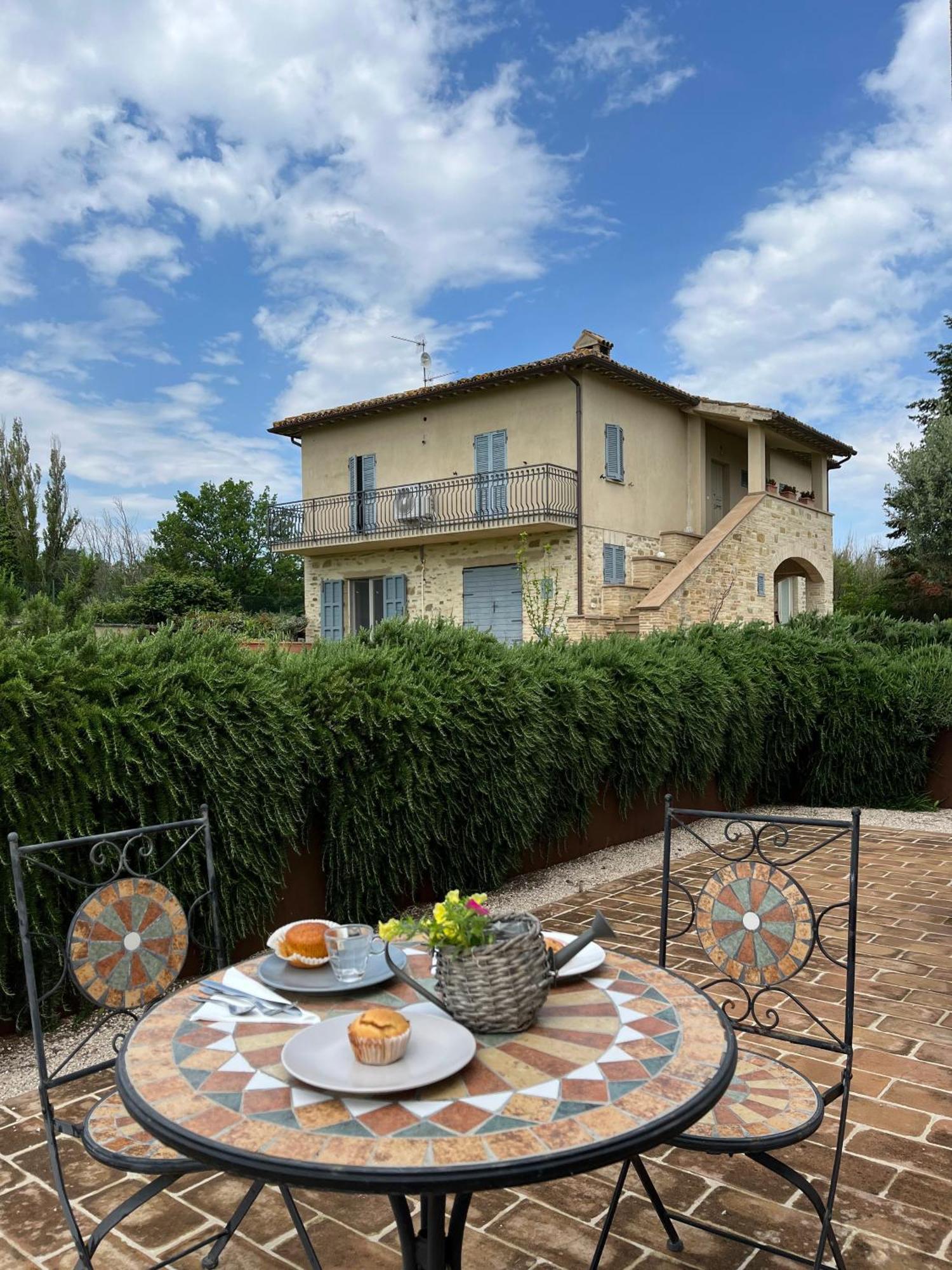 Agriturismo Qui E Ora Bevagna Exterior photo